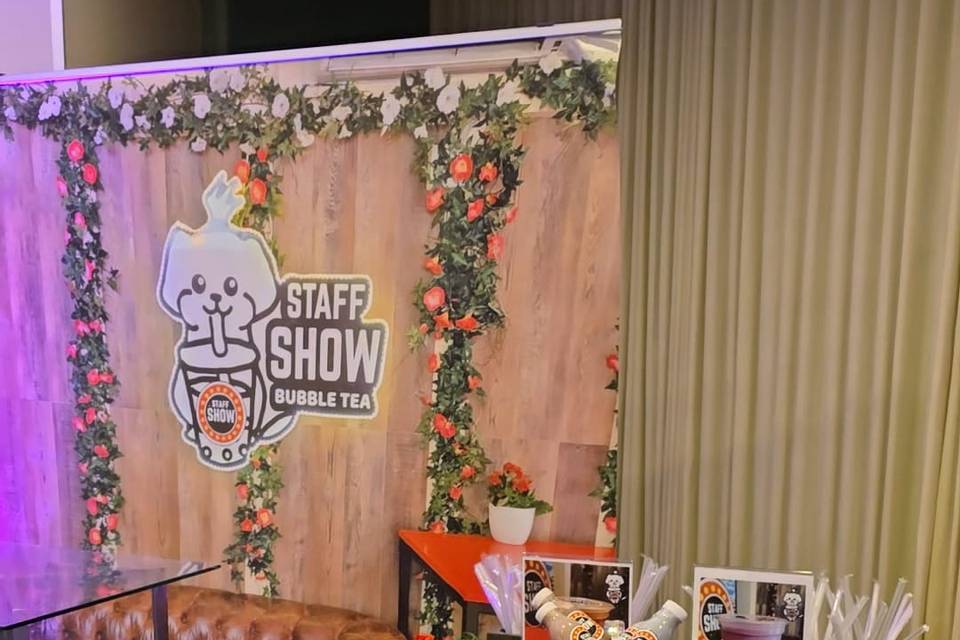 Staff Show Bubble Tea