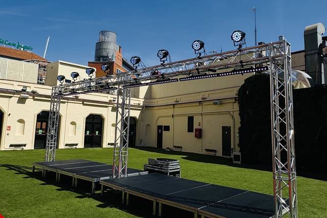 Trusses y tarimas Cines Callao