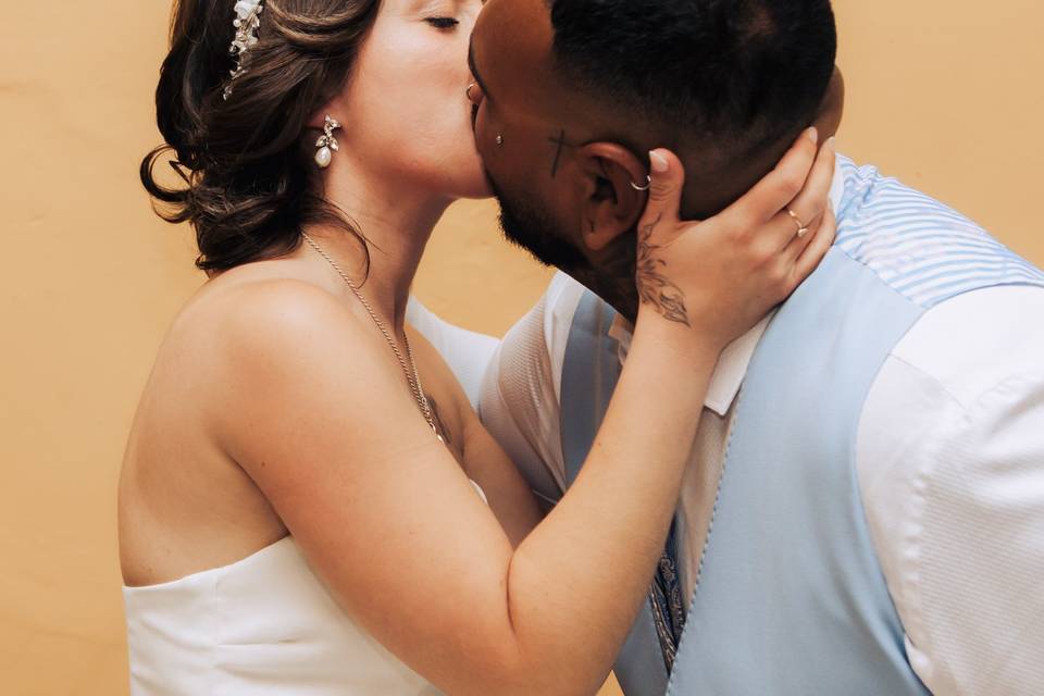 The kiss and the innocence