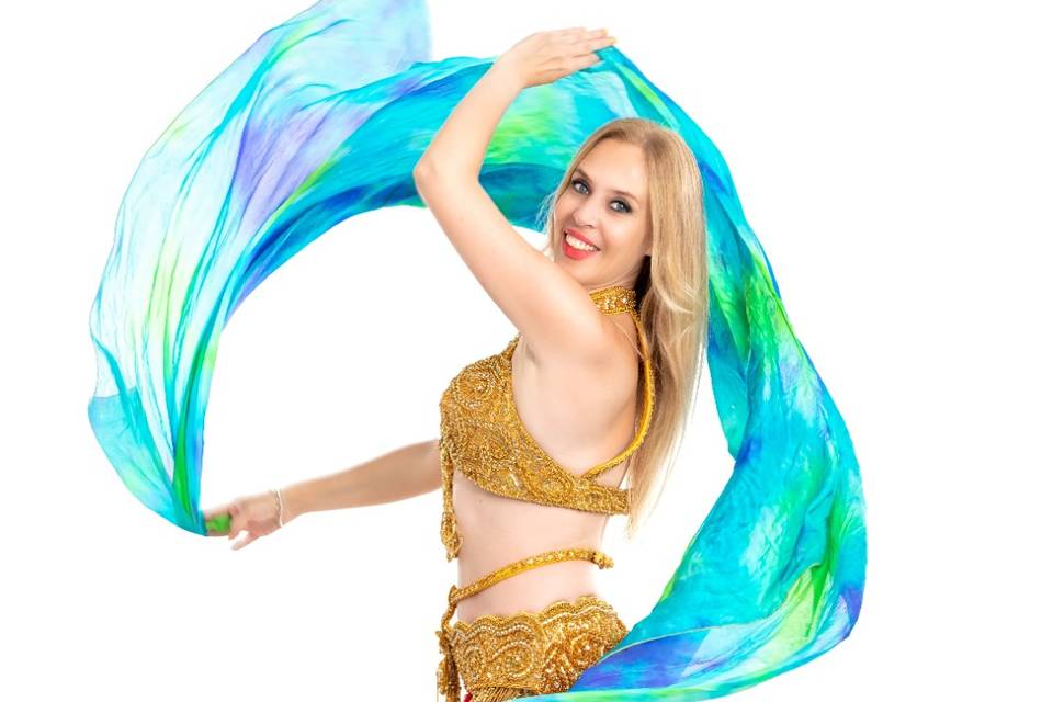Danza Oriental con velo