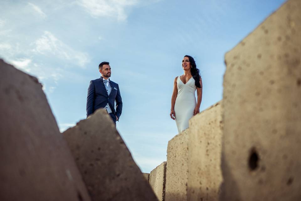 Postboda en acantilado