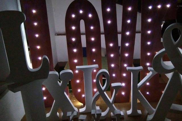 Letras de madera y poliespán