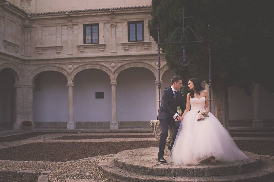 Emoción en el altar