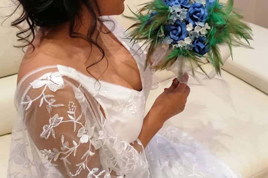 Tocado y ramo de novia de porcelana