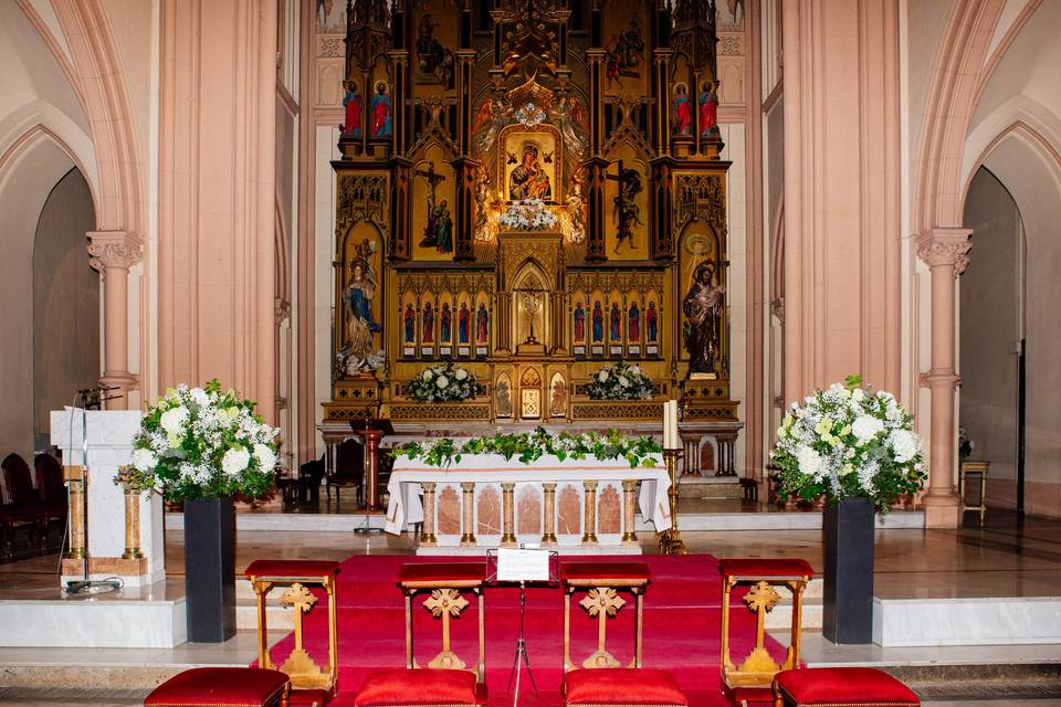 Decoración floral de iglesia