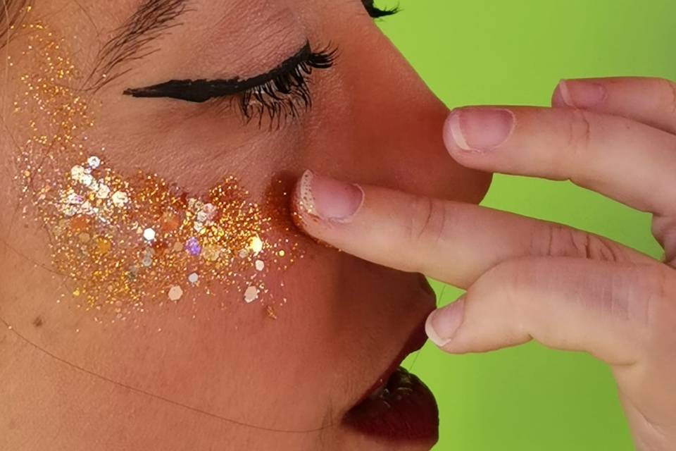Glitter makeup