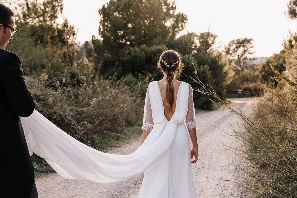 Vestido de novia rosa bordado