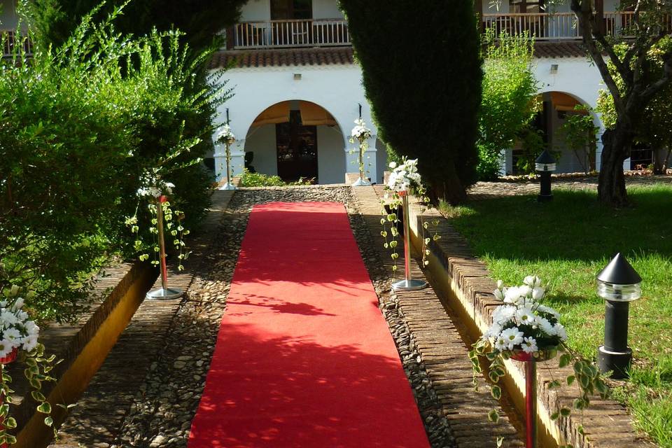 Ceremonia civil en el jardín