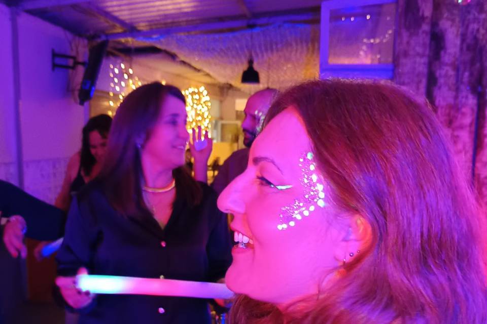 Glitter bar