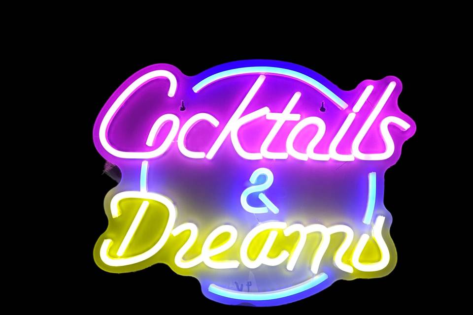 Cartel de neón cocktails & dreams