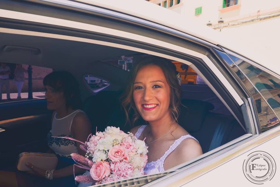 Novia en el coche