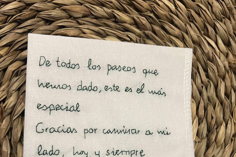 Pañuelo bordado