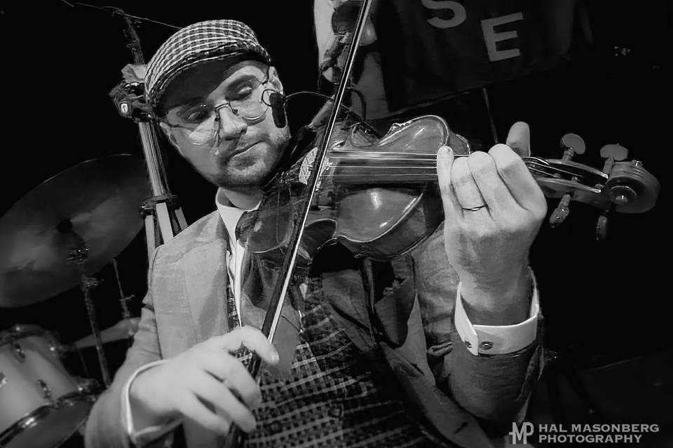 Tocando en un teatro.