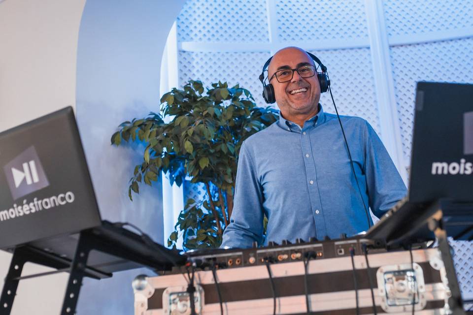 Moisés Franco - Locutor y DJ