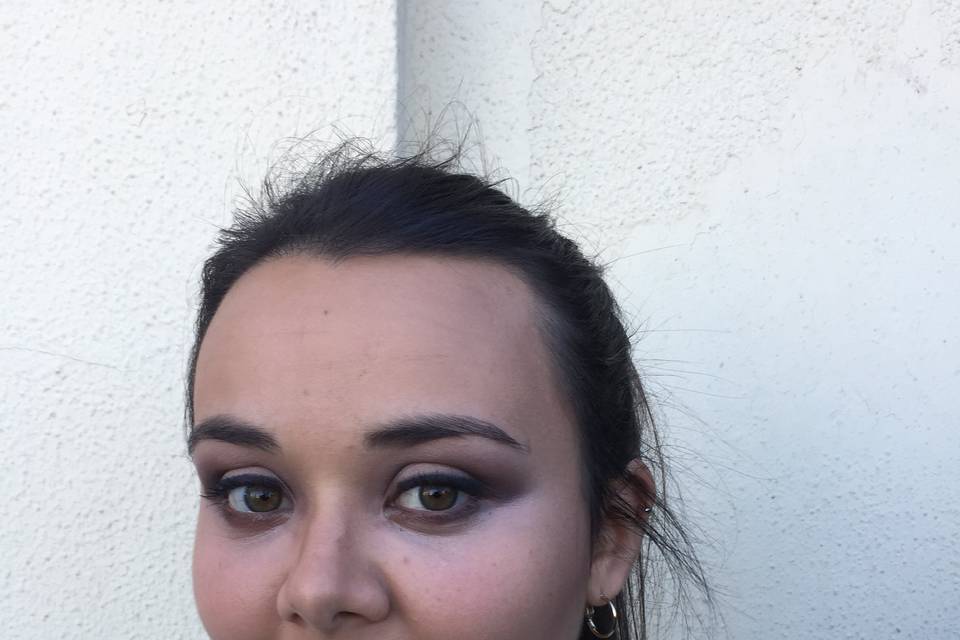 Cut crease