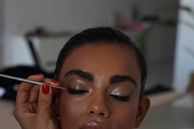 Nicole Echiburú Make up & hair