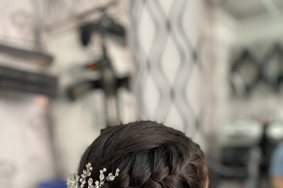 Recogido despejado con trenza