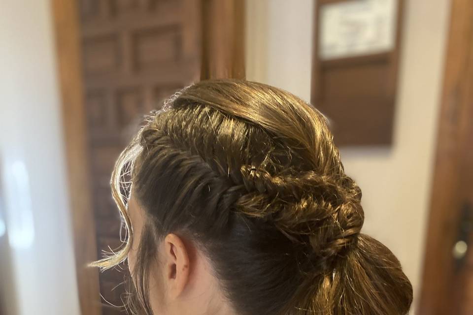 Coleta con trenza espiga