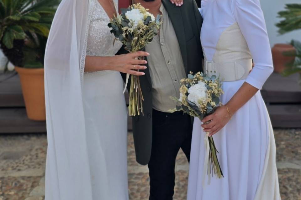 Albarrán con las novias.