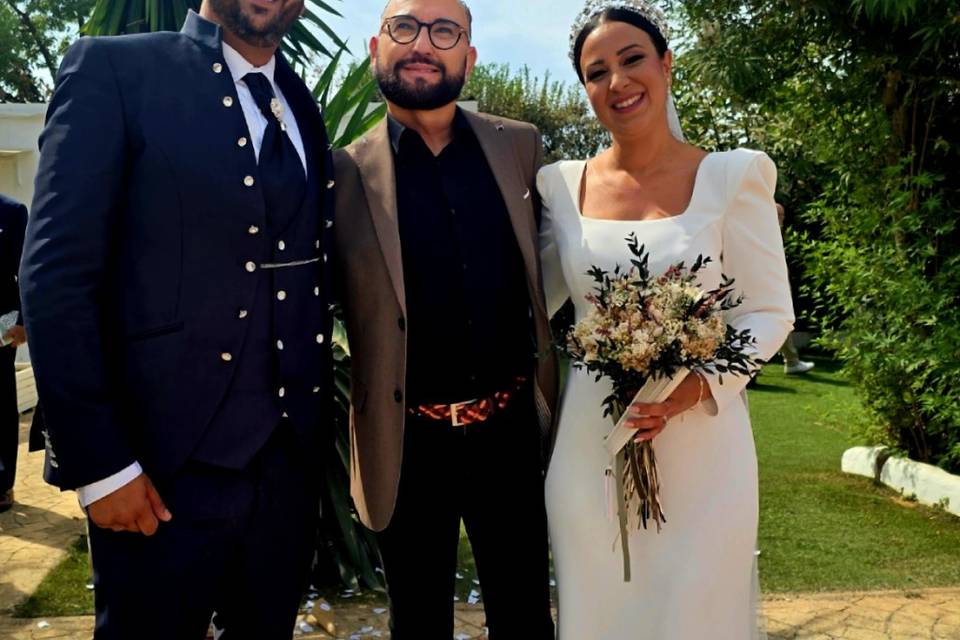 Los Novios con su Oficiante