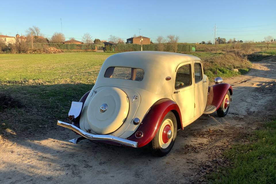 3/4 Citroën 11