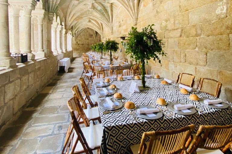 Banquete en claustro