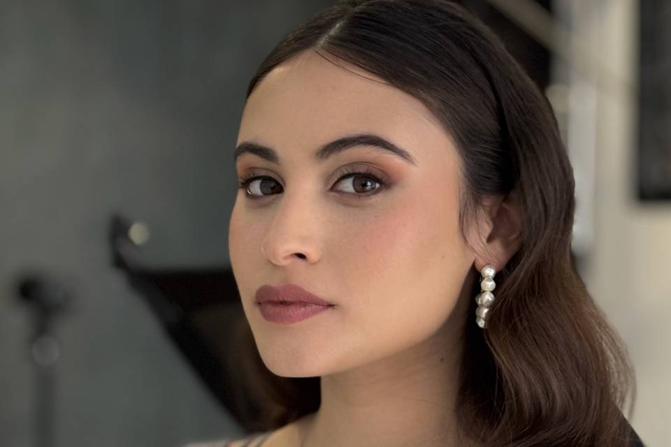 Maquillaje y peinado de novia