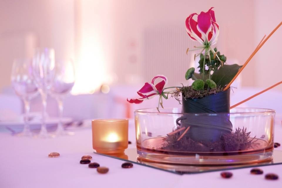 Detalle floral de la mesa