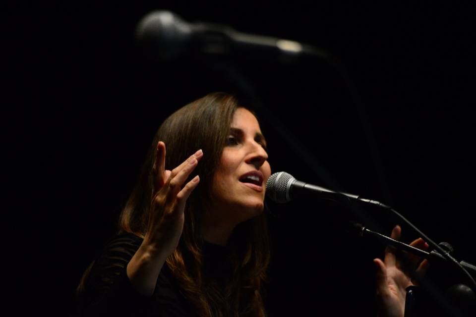 Ana Gutiérrez - Cantante