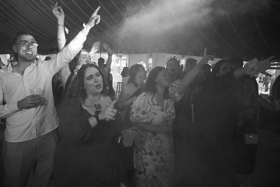 Pista con ambiente y efectos de humo