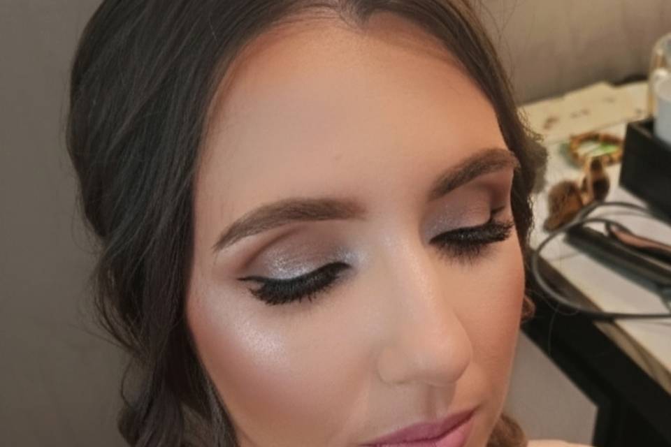 Maquillaje y peinado invitada