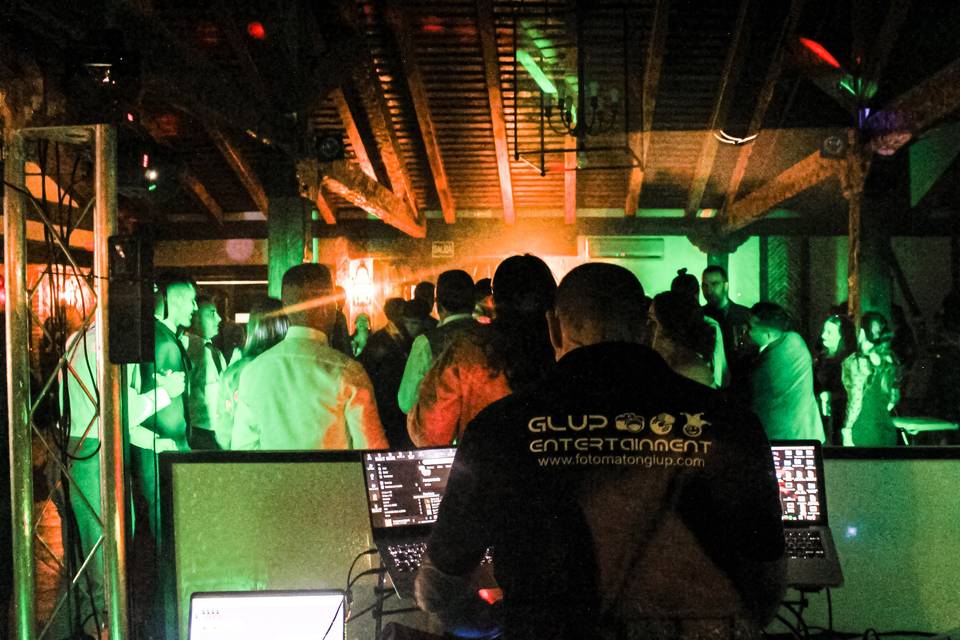 Glup Entertainment - Fotomatón/Videomatón 360º & DJ.S