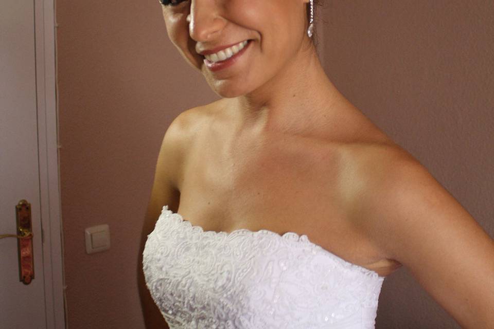 Verónica Calderón - Peinado y Maquillaje