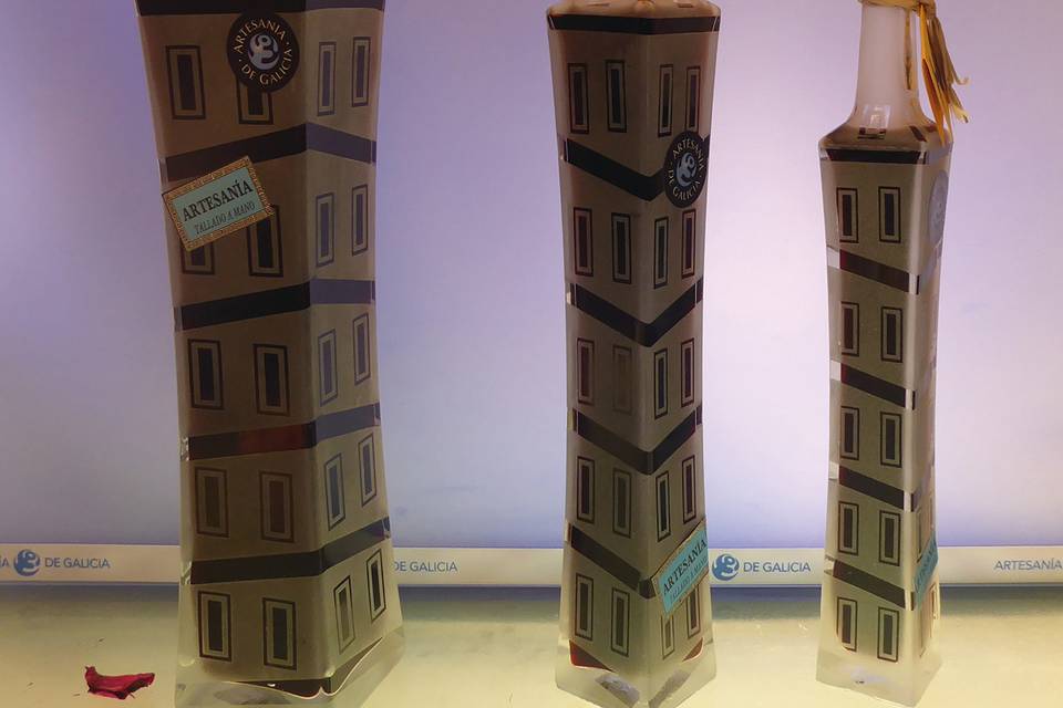 Botellas con forma de torre