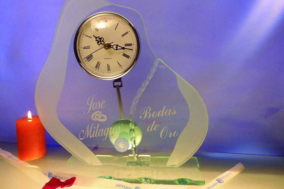 Reloj de cristal grabado