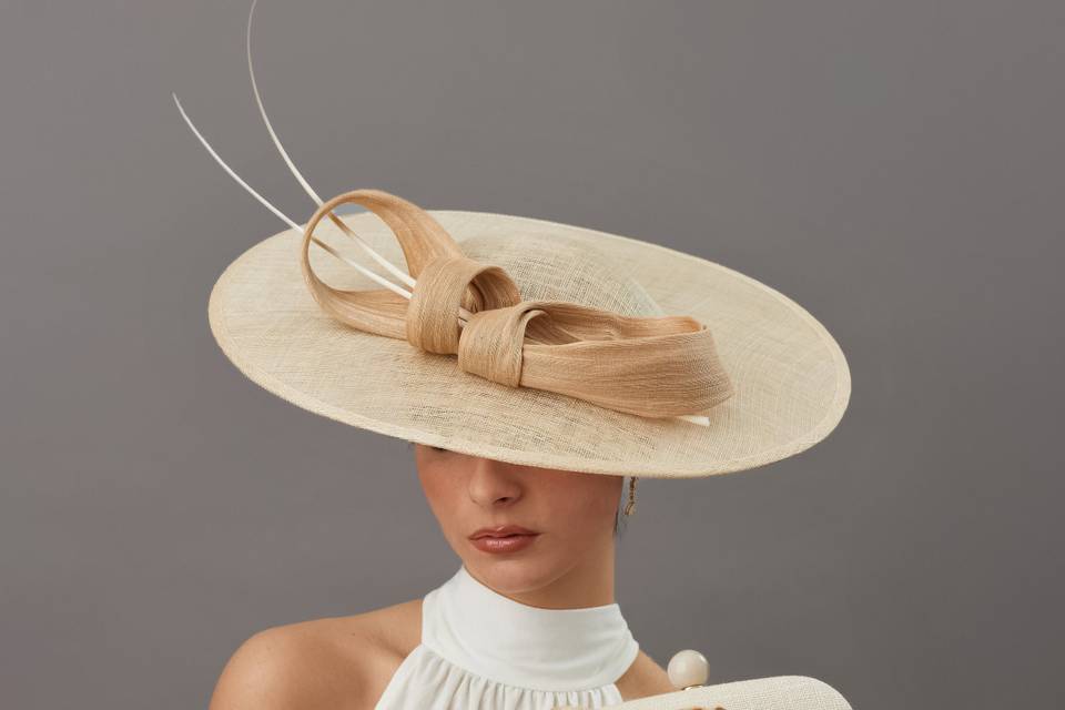 Sombrero con bolso a juego