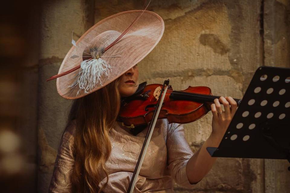 Gema, violinista