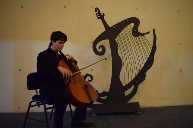 Víctor- violonchelo