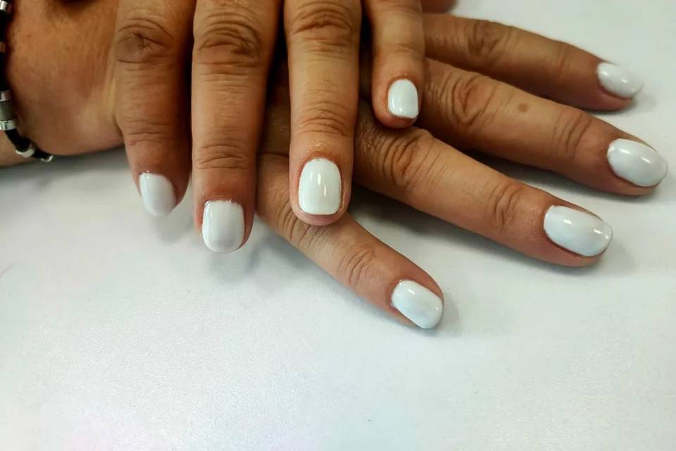 Manicura blanca