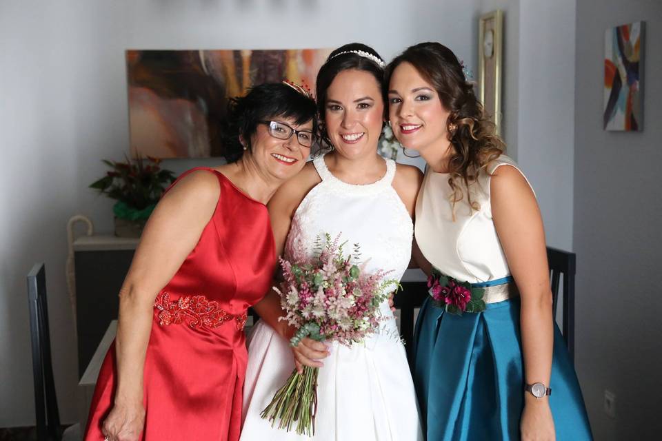 Madre, hermana y novia