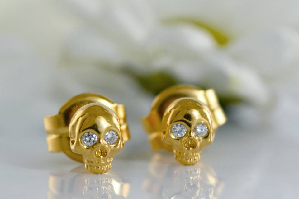 Pendientes calavera diminuta