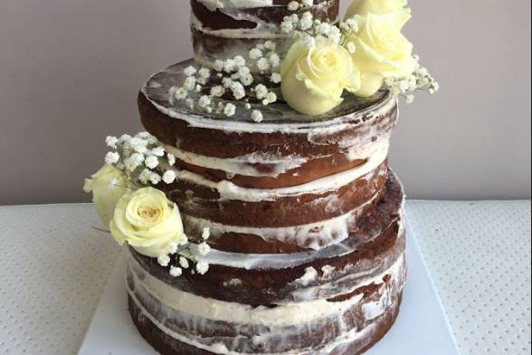 Naked cake con rosas