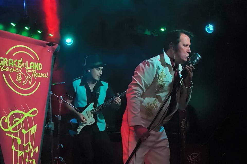 Rememora los temas de Elvis