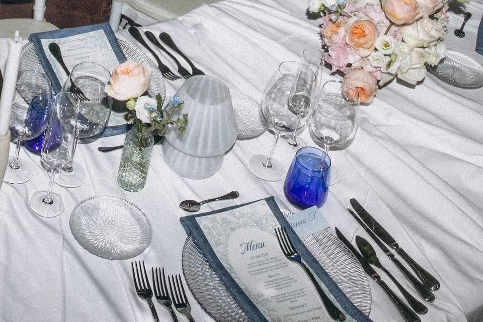 CENTERPIECE TABLE