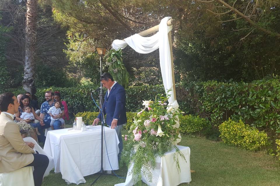 Ceremonia en el jardín