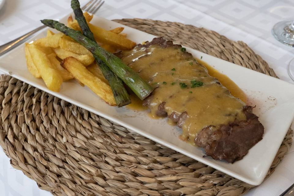 Magret d'ànec, salsa de cava