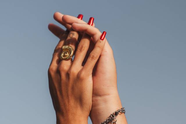 Juntos bajo el tigotān