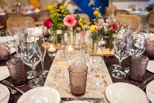 Camino mantelería marrón