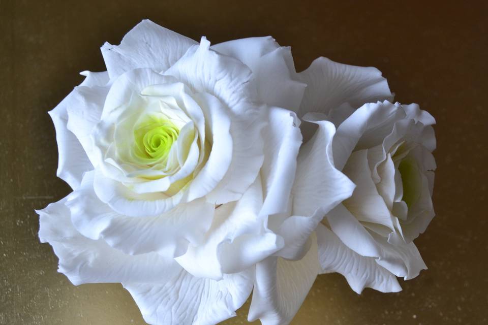 Rosas blancas de azúcar