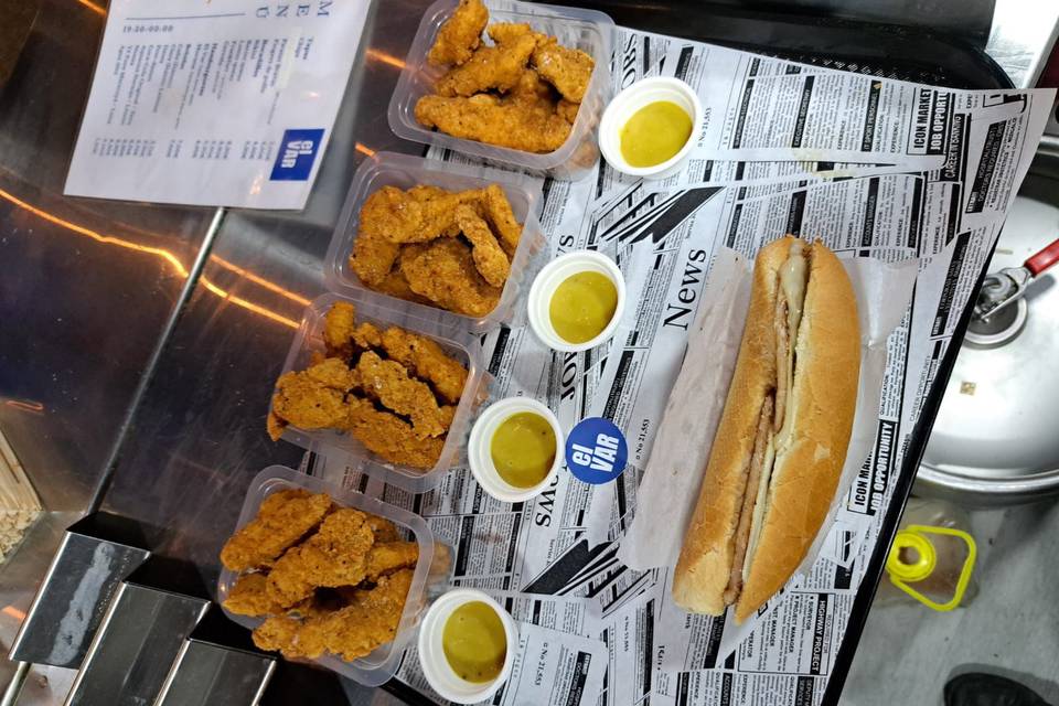 Fingers de pollo y bocadillo